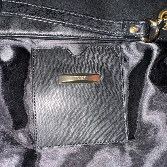 New York Designer DKNY Black Calf Leather Shoulder Bag with Chain Handles